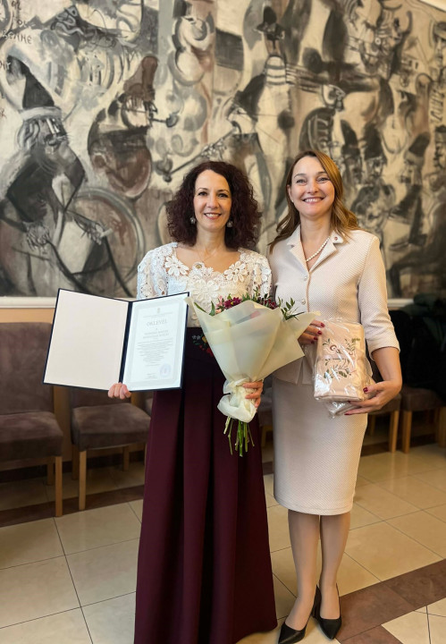 Gyöngyi, novák irén